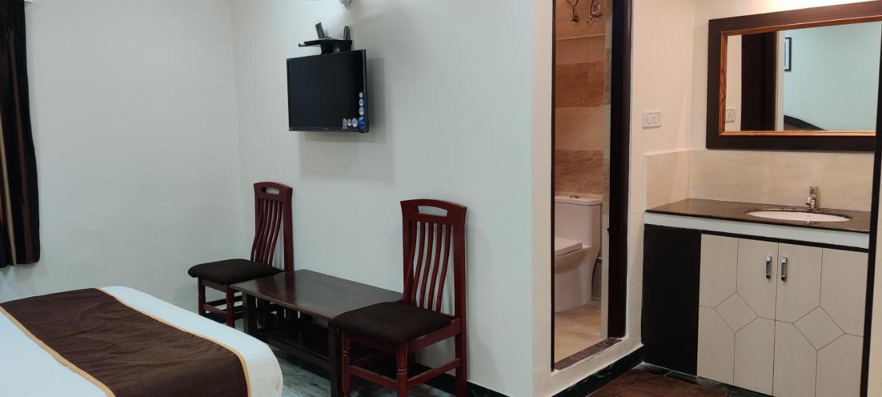 Rmc travellers inn Chennai Extérieur photo