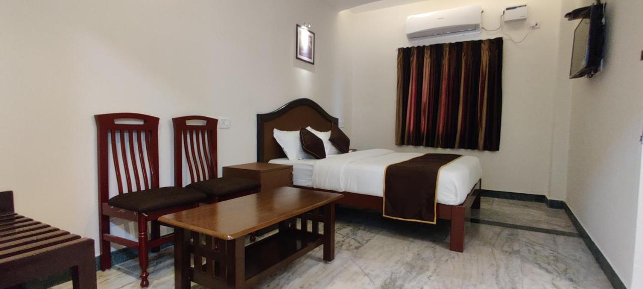 Rmc travellers inn Chennai Extérieur photo