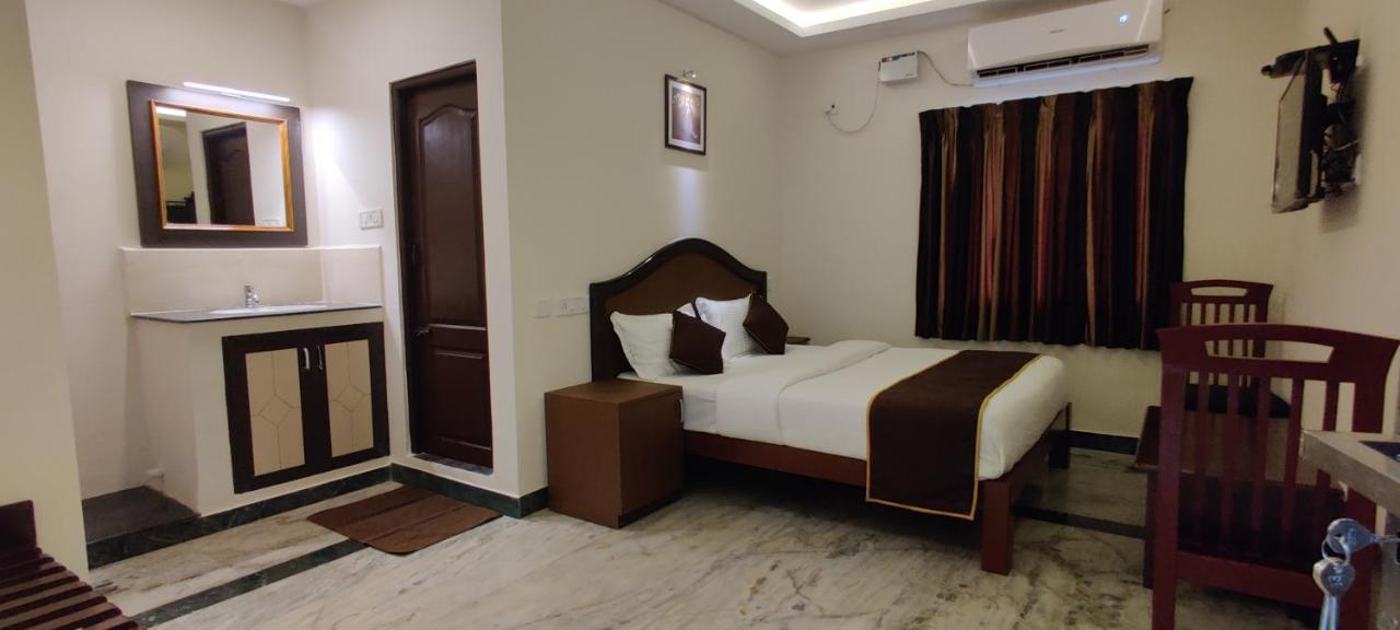 Rmc travellers inn Chennai Extérieur photo