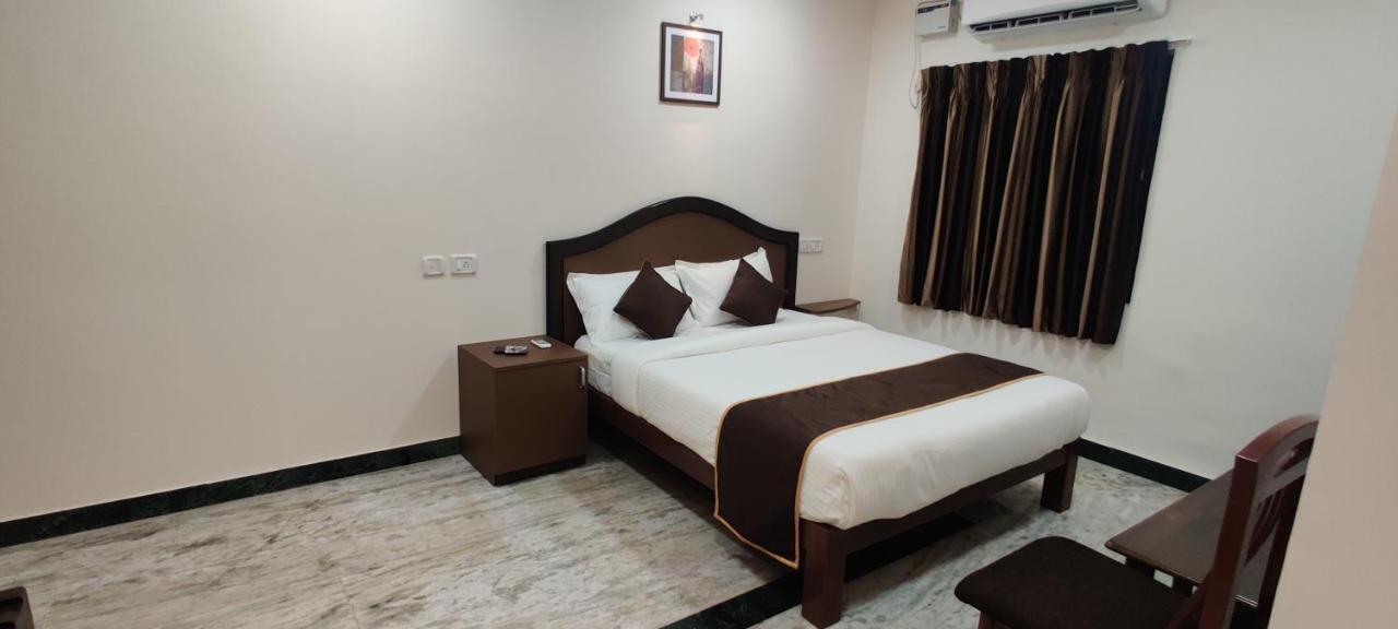 Rmc travellers inn Chennai Extérieur photo