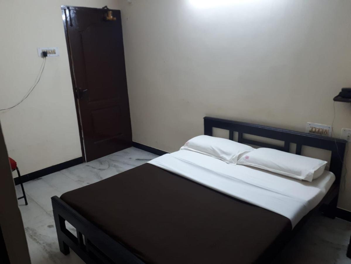 Rmc travellers inn Chennai Extérieur photo